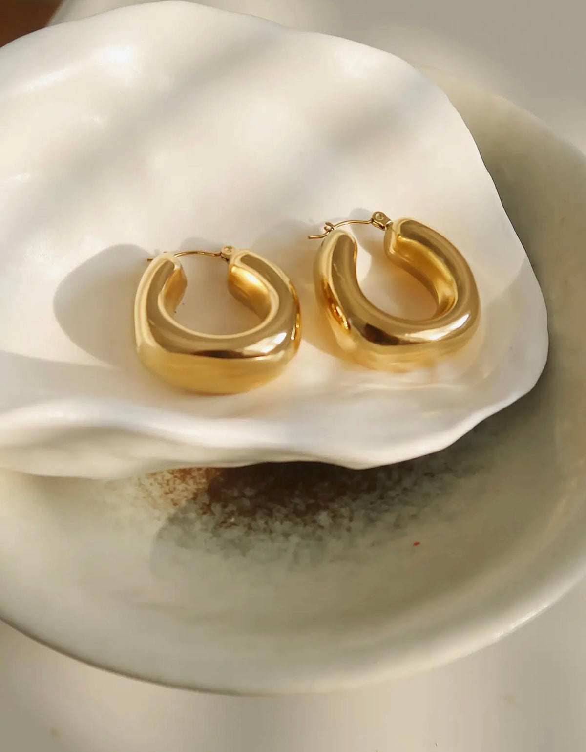 Gold Hunter Uhoop Earrings