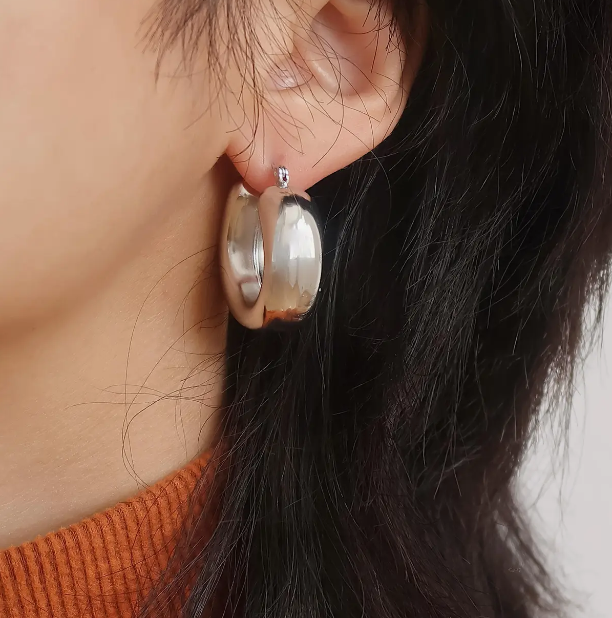 Silver Hunter Uhoop Earrings